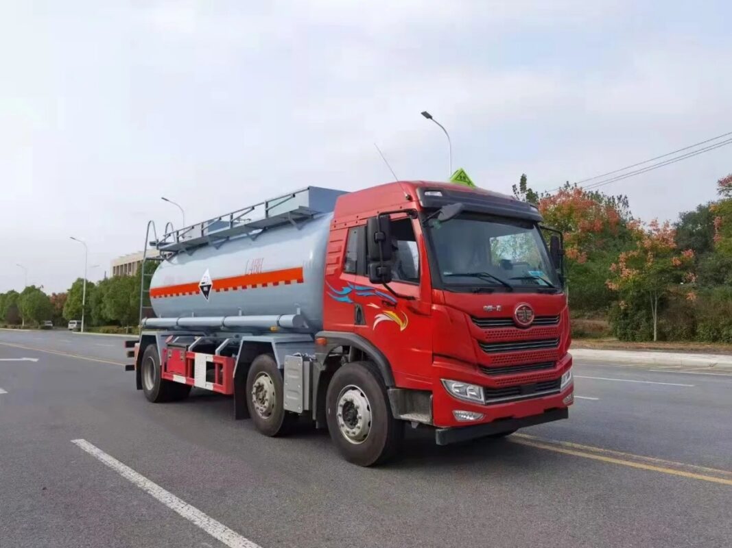 Corrosive Tank Truck