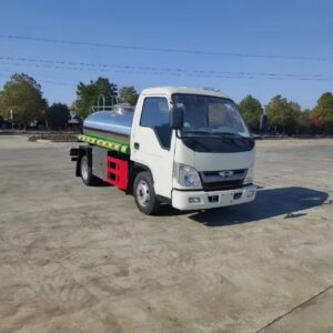 FOTON 2000 Liters Mini Milk Truck (2)