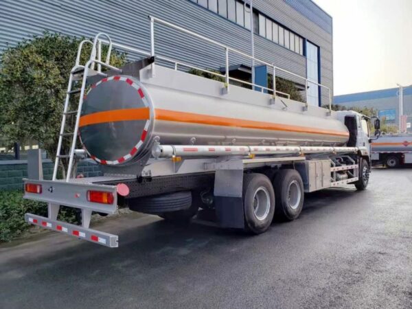 FOTON 25 CBM Chemical Tank Truck