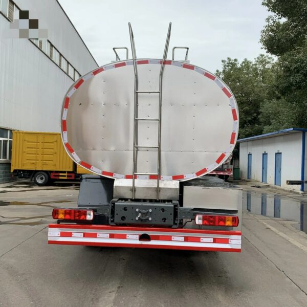 HOWO 10 CBM Chemical Tank Truck (6)