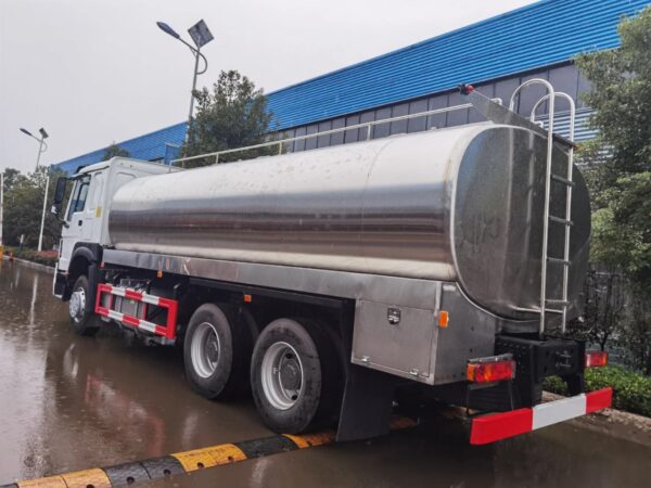 HOWO 10 Wheelers Milk Tank Truck (3)