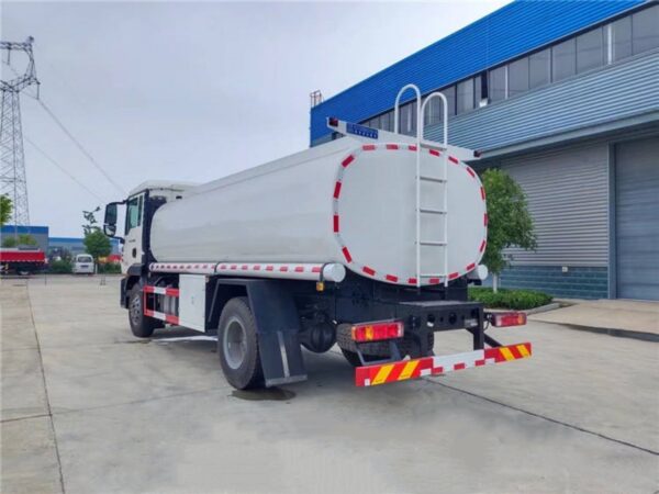 HOWO 10000 Liters Fuel Tank Truck (5)