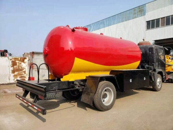 HOWO 15 CBM LPG Tank Truck (4)