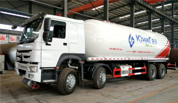 HOWO 15 Ton LPG Bobtail Truck