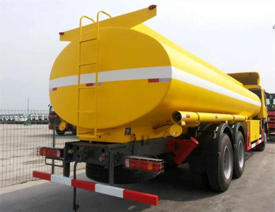 HOWO 18000 Liters Mobile Fuel Truck (2)