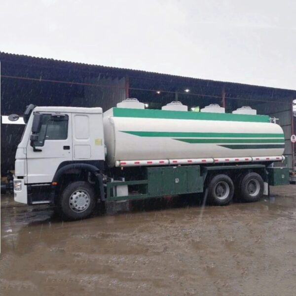 HOWO 20 CBM Chemical Tank Truck (4)