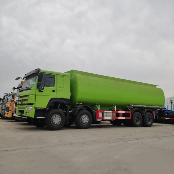 HOWO 20 CBM Fuel Tank Truck (2)