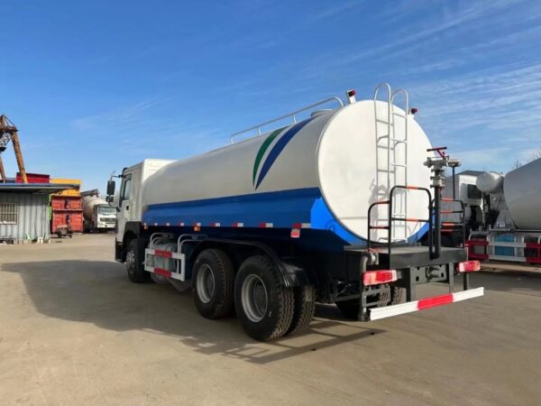 HOWO 20 CBM Water Tank Truck (5)