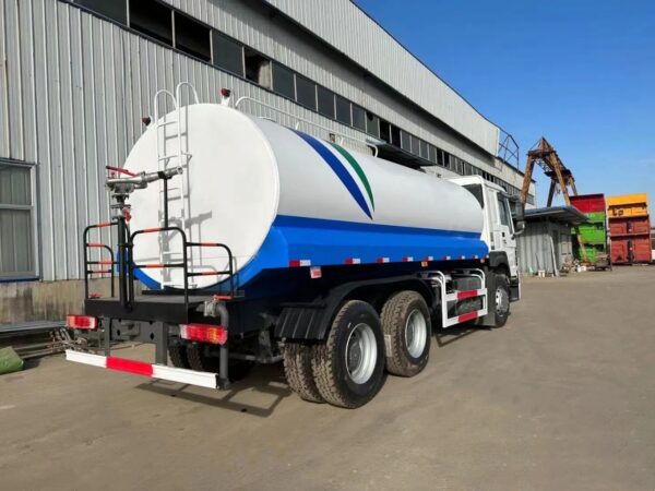 HOWO 20 CBM Water Tank Truck (6)