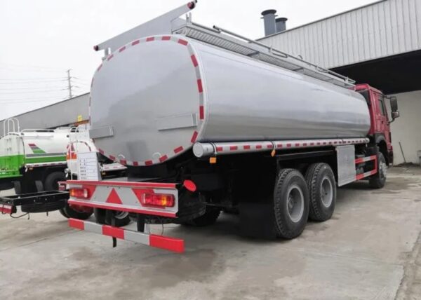 HOWO 20000 Liters Fuel Delivery Tank Truck (4)