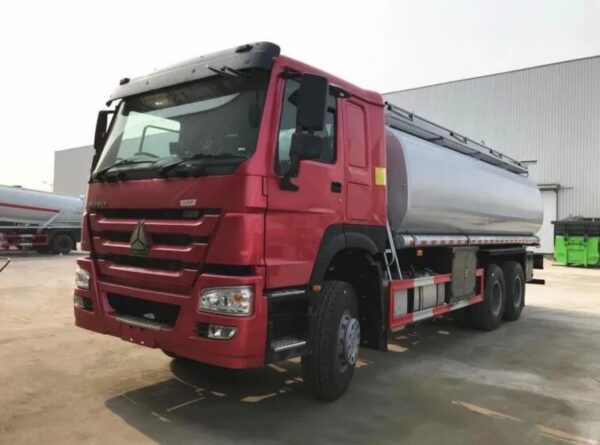 HOWO 20000 Liters Fuel Delivery Tank Truck