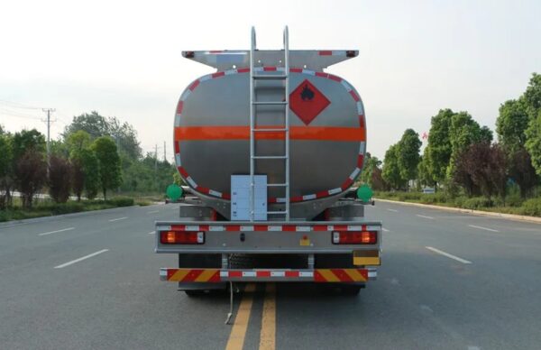 HOWO 20000 Liters Fuel Delivery Truck (6)