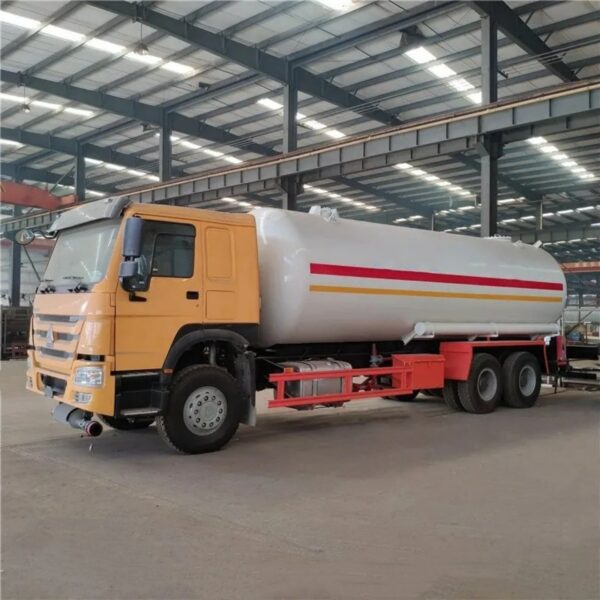 HOWO 24 CBM Propane Tank Truck (2)