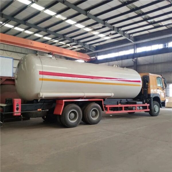 HOWO 24 CBM Propane Tank Truck (5)