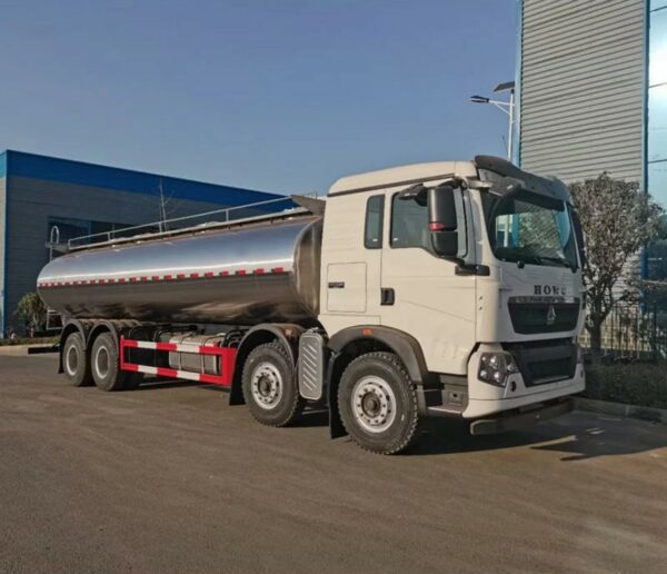 HOWO 25000 Liters Milk Tank Truck