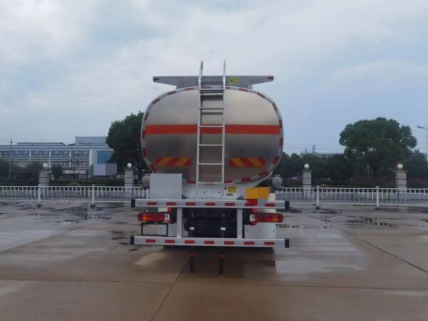 HOWO 30 CBM Fuel Tank Truck (6)