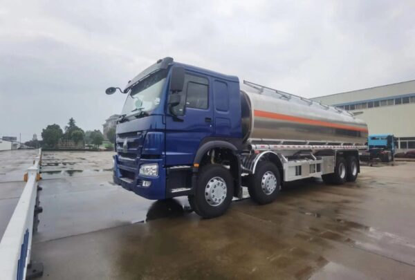 HOWO 30 CBM Fuel Tank Truck