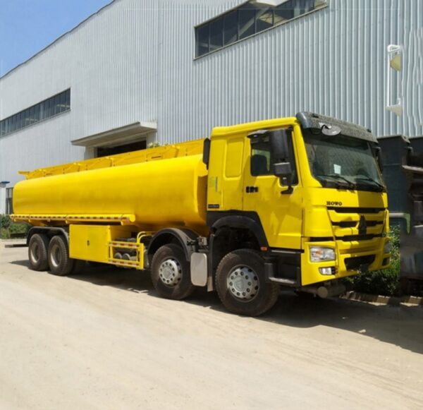 HOWO 35 CBM Fuel Tank Lorry (2)