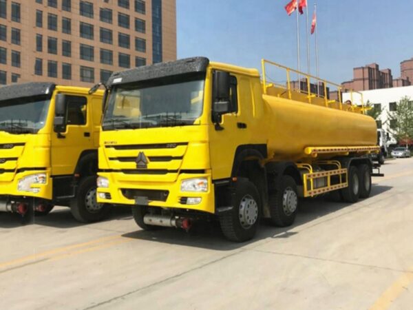 HOWO 35 CBM Fuel Tank Lorry (4)