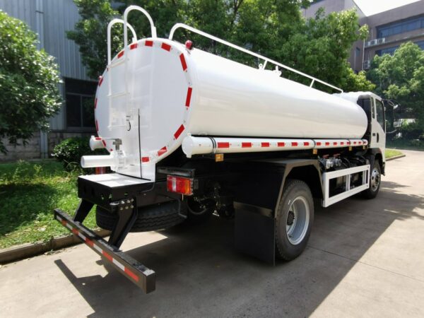 HOWO 5CBM Milk Tank Truck (5)