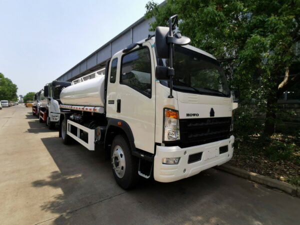 HOWO 5CBM Milk Tank Truck