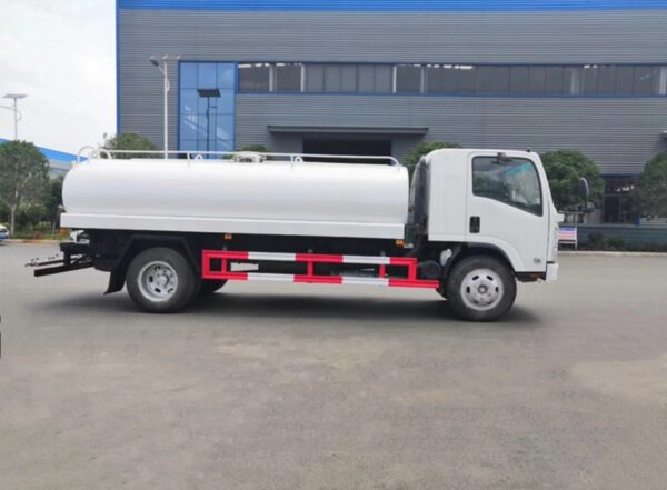 ISUZU 8000 Liters Milk Tank Truck (3)