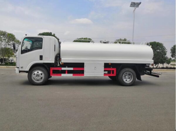 ISUZU 8000 Liters Milk Tank Truck (4)