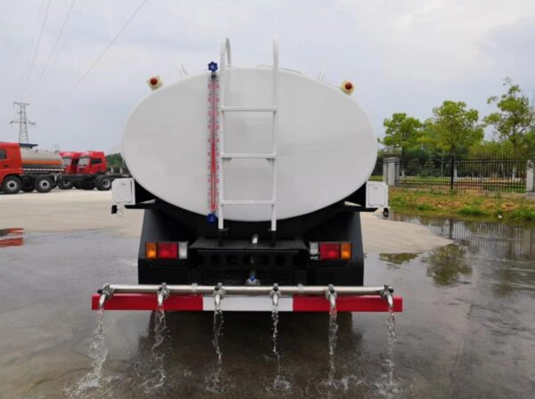 ISUZU 8000 Liters Milk Tank Truck (6)