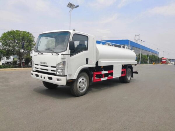 ISUZU 8000 Liters Milk Tank Truck