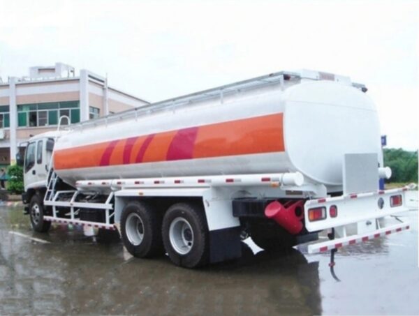 ISUZU CXR Crude Oil Tank Truck (5)