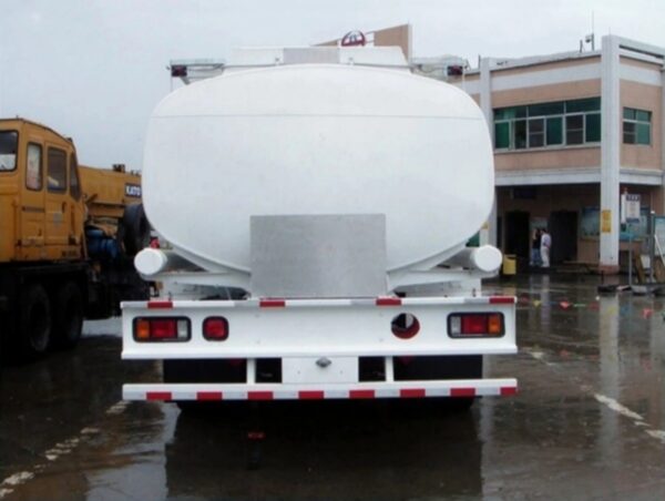 ISUZU CXR Crude Oil Tank Truck (6)