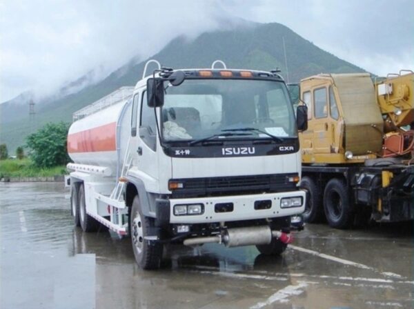 ISUZU CXR Crude Oil Tank Truck