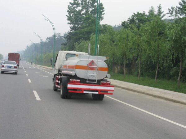 JAC 5CBM Fuel Delivery Truck (2)