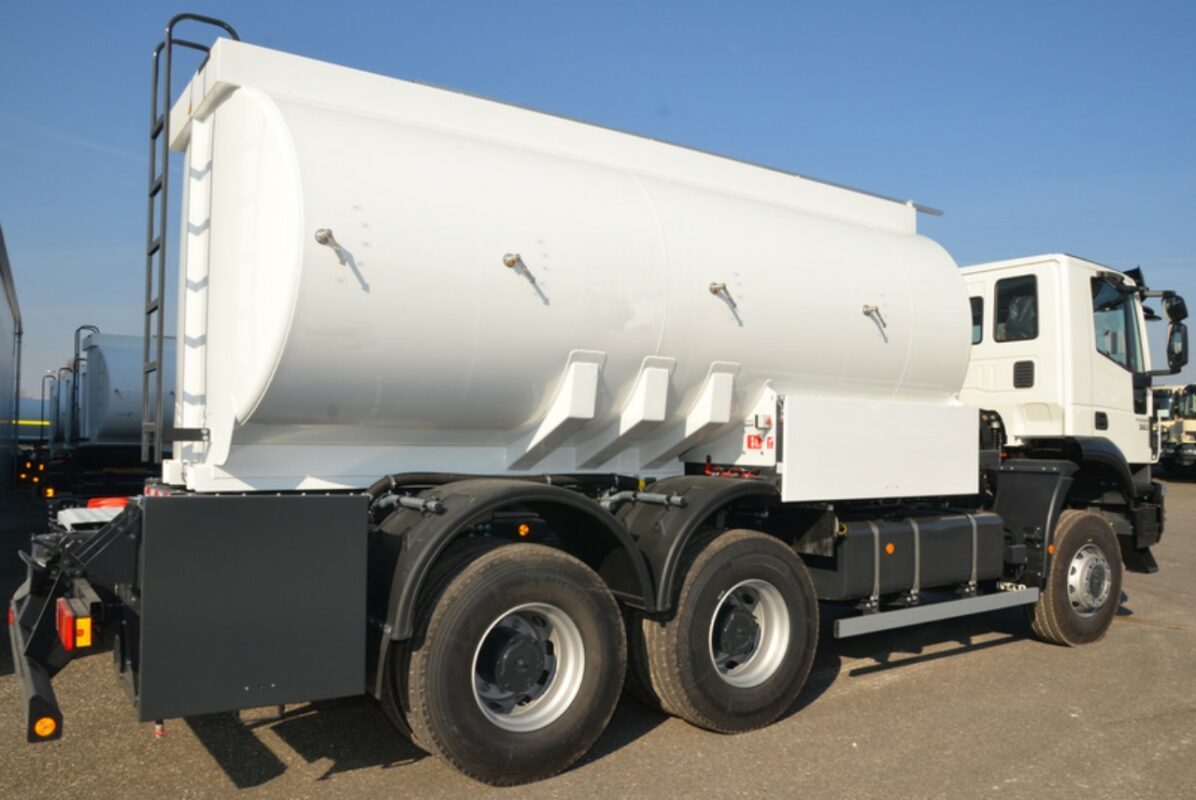 Oil Tank Truck (8)