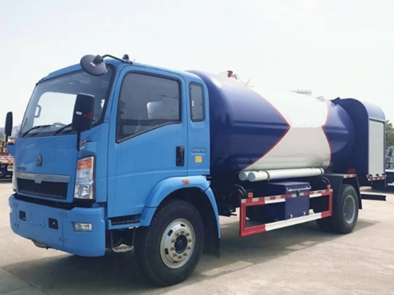 Propane Tank Truck (2)