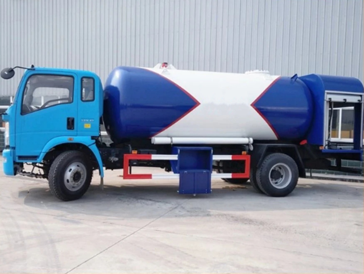 Propane Tank Truck (3)