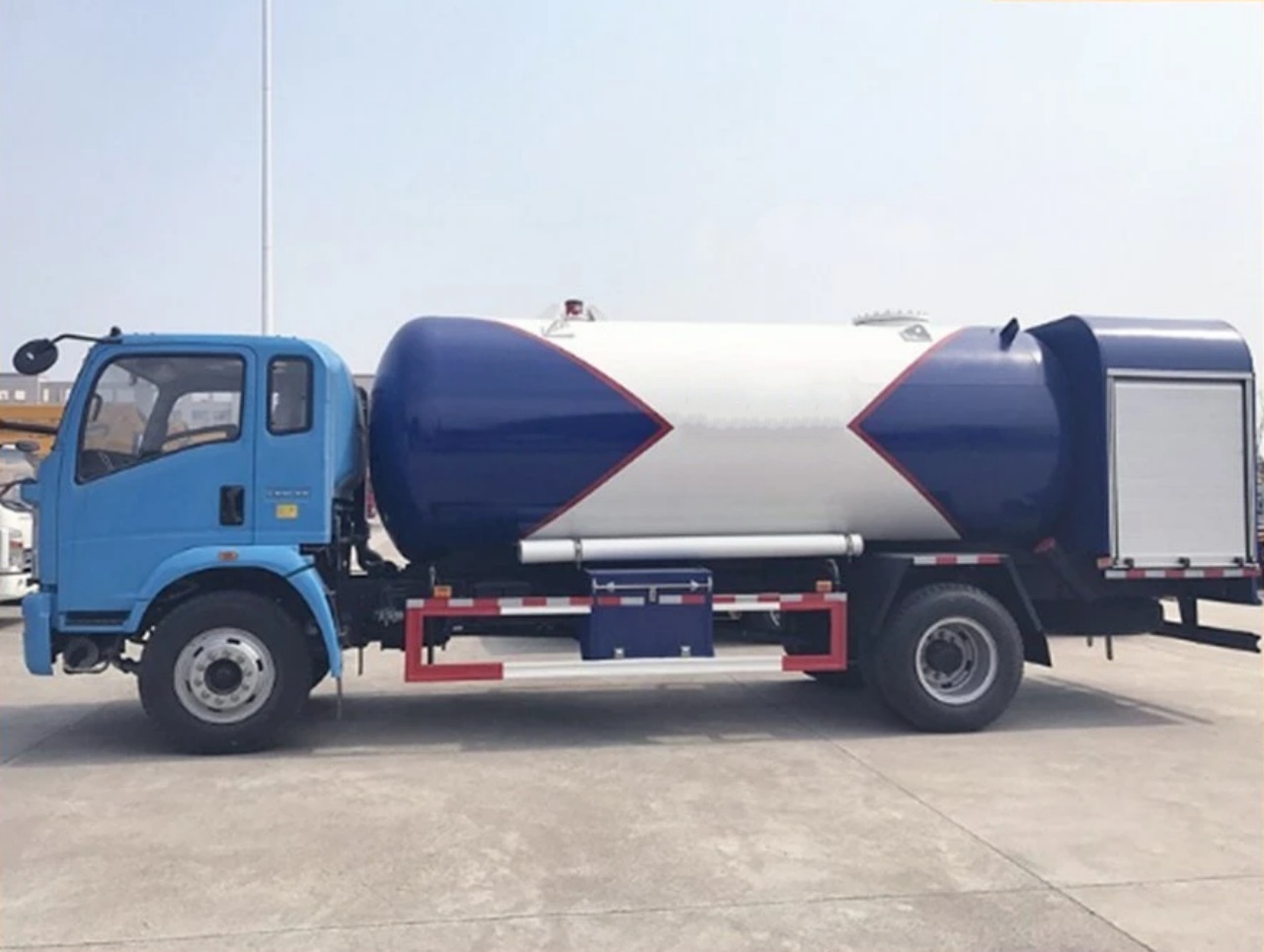 Propane Tank Truck (4)