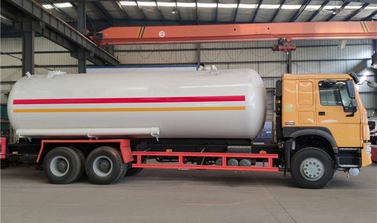 Propane Tank Truck (4)