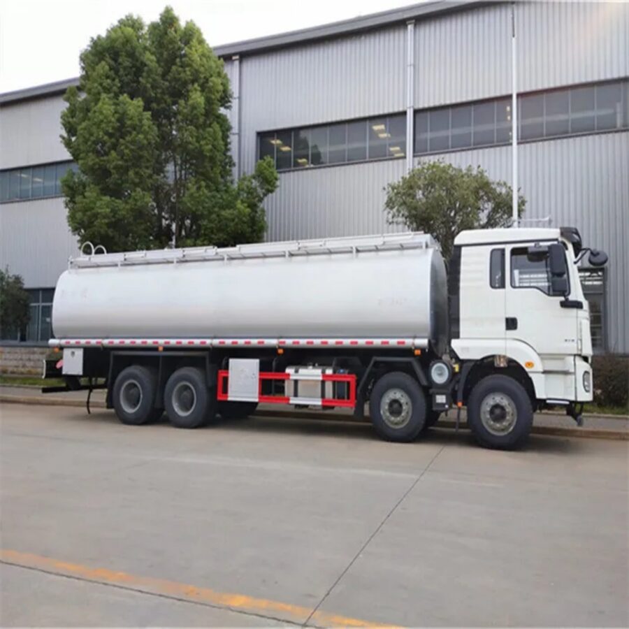 SHACMAN 33 CBM Fuel Delivery Truck (2)