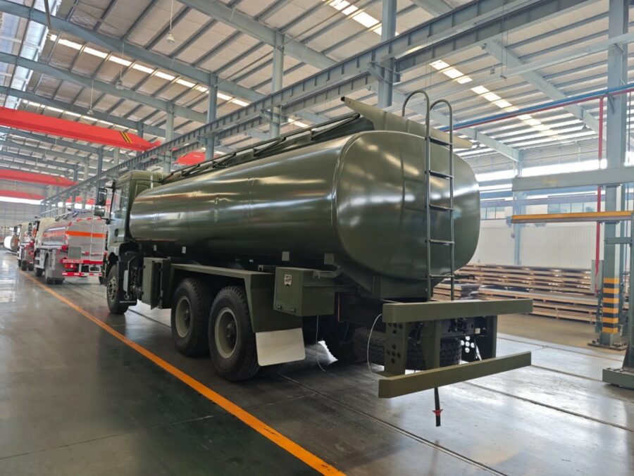 SHACMAN H3000 20 CBM Fuel Tanker Truck (4)