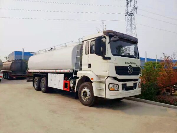 SHACMAN H3000 22 CBM Oil Tank Refueling Truck (3)