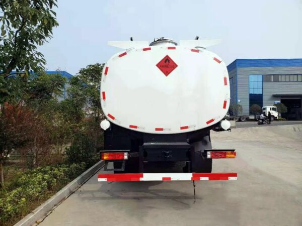 SHACMAN H3000 22 CBM Oil Tank Refueling Truck (6)