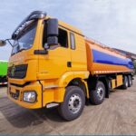 SHACMAN H3000 30CBM Crude Oil Tank Truck (2)