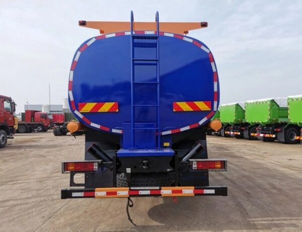 SHACMAN H3000 30CBM Crude Oil Tank Truck (5)