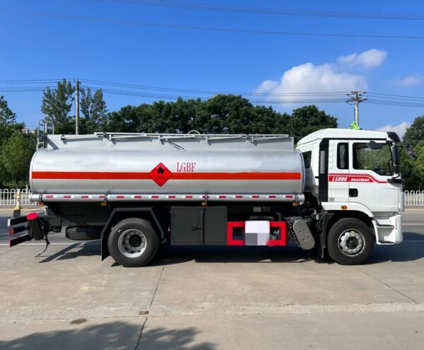 SHACMAN L5000 15 CBM Fuel Tank Truck (5)