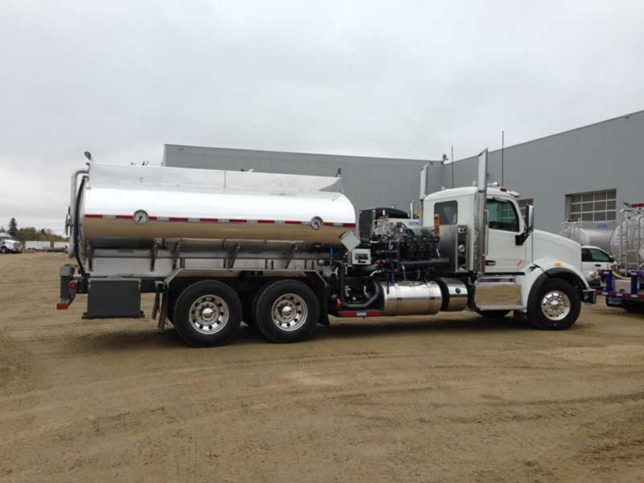 Stainless Steel Tank Truck (6)