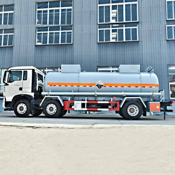 HOWO 14 CBM Corrosive Tank Truck (2)