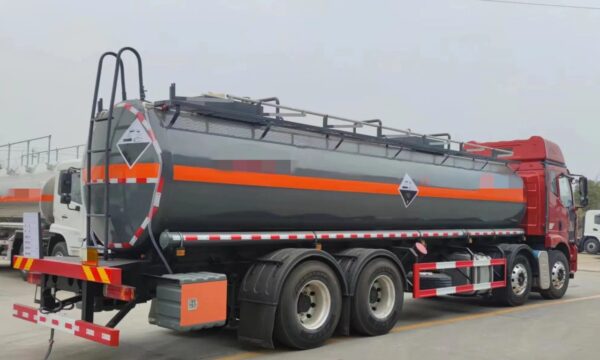 12 Wheelers 30000 Liters Corrosive Tank Truck (6)