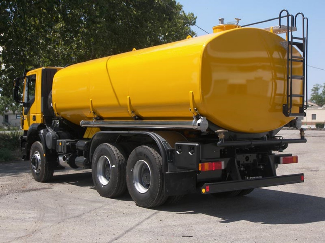 Water tank truck (5)