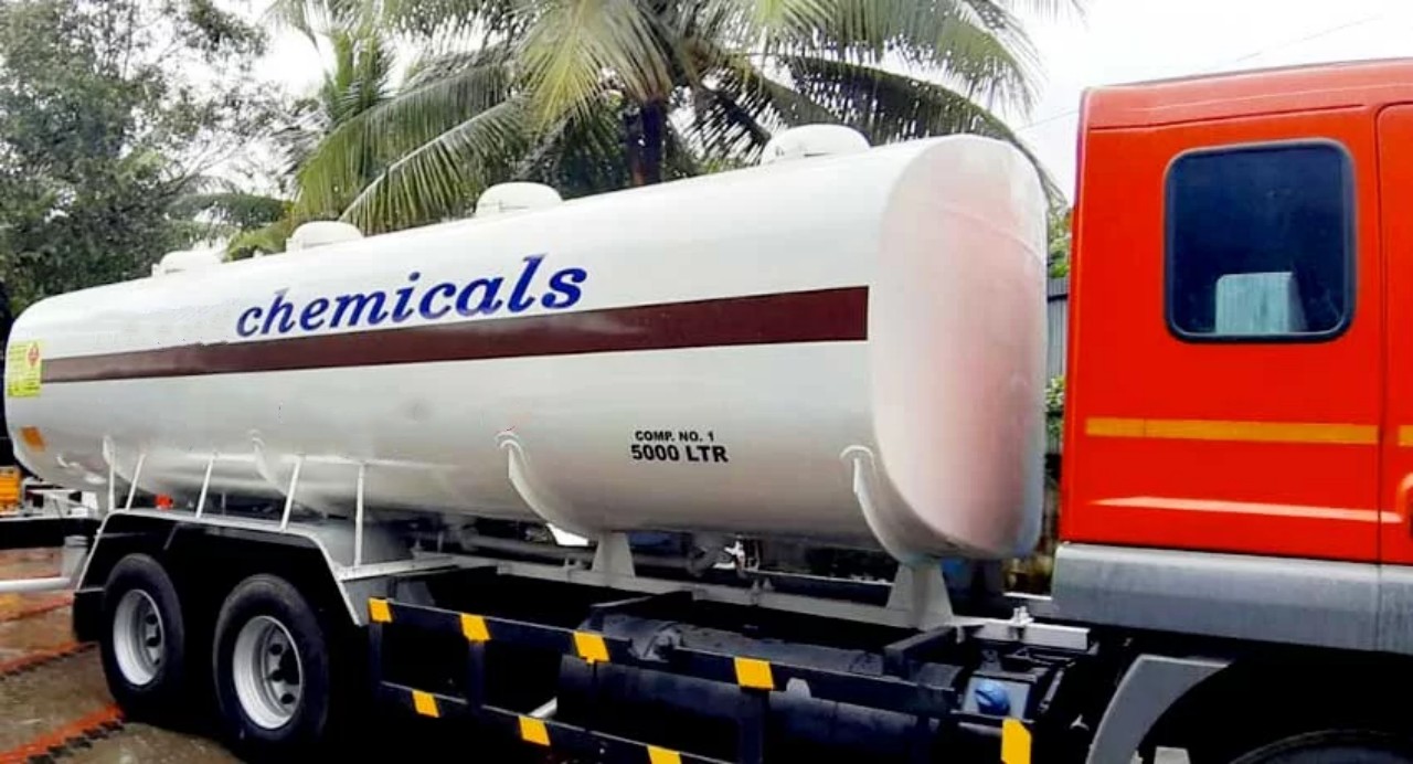 chemical tank truck (4)